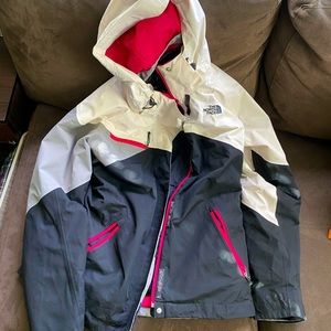 NORTH FACE || women’s Tri-Climate jacket